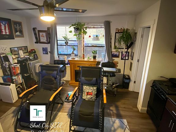 5th image of 3933 N Clarendon Ave #1066