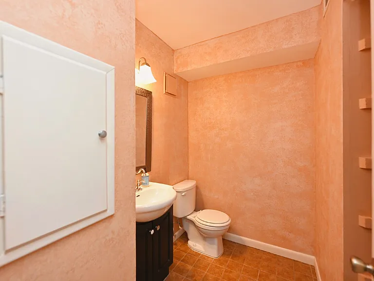 215 Summit Ridge Dr — Photo 23