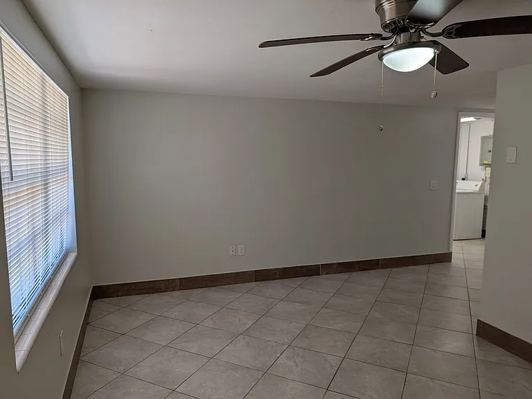 10828 Hillcrest Ave — Photo 4
