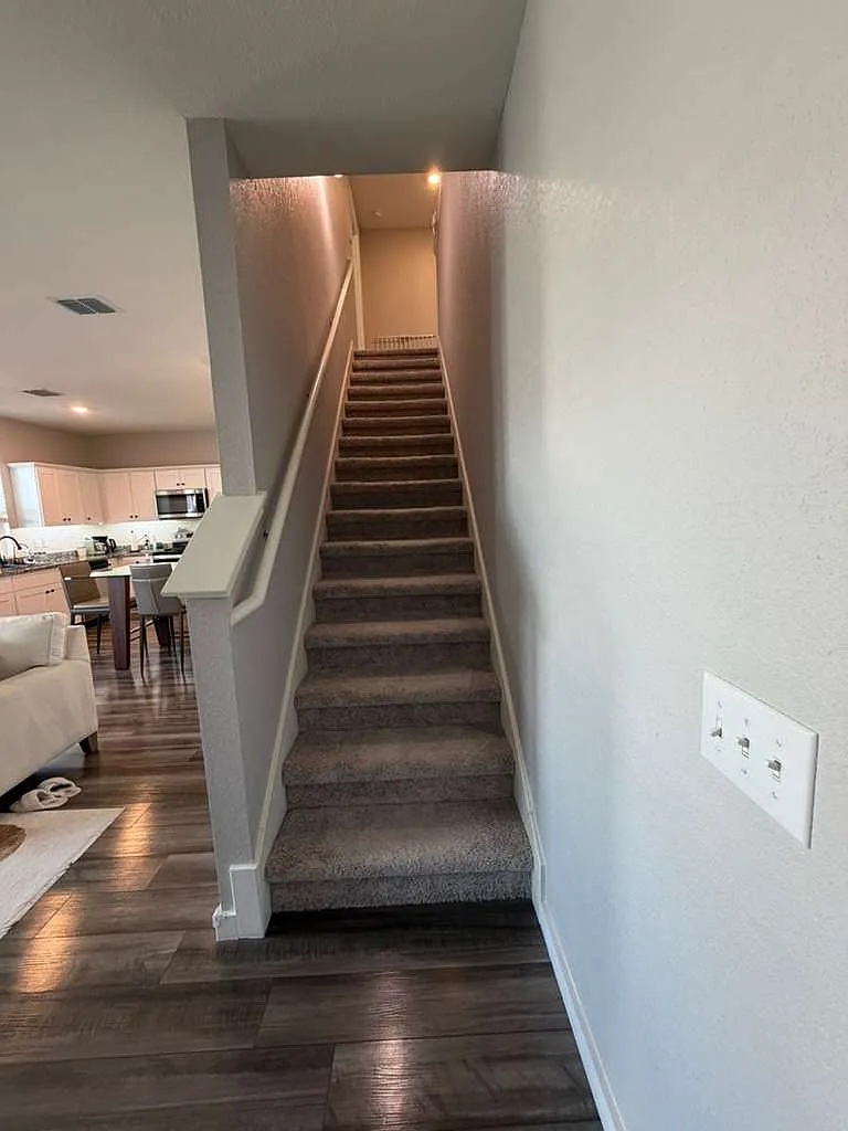 3 bed, 2.5 bath, 1656 sqft, $1,975 — Photo 3