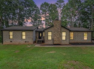 286 Grist Mill Ln, Lawrenceville, GA 30046