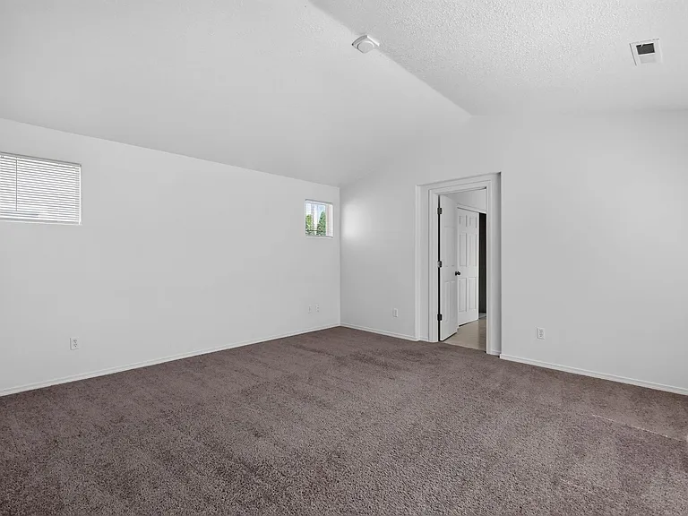 1506 SE Kobus Way — Photo 15