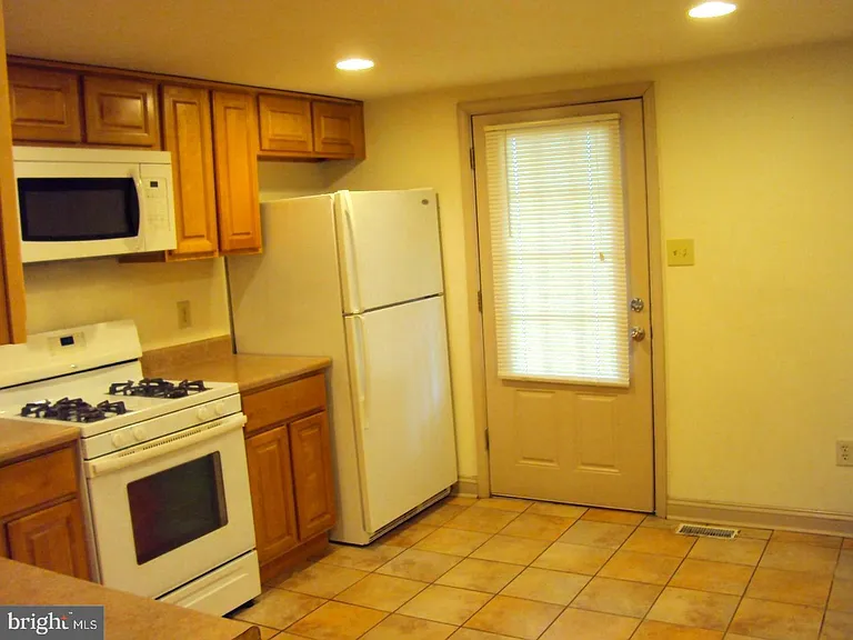 18 Chapel Ave #A — Photo 7