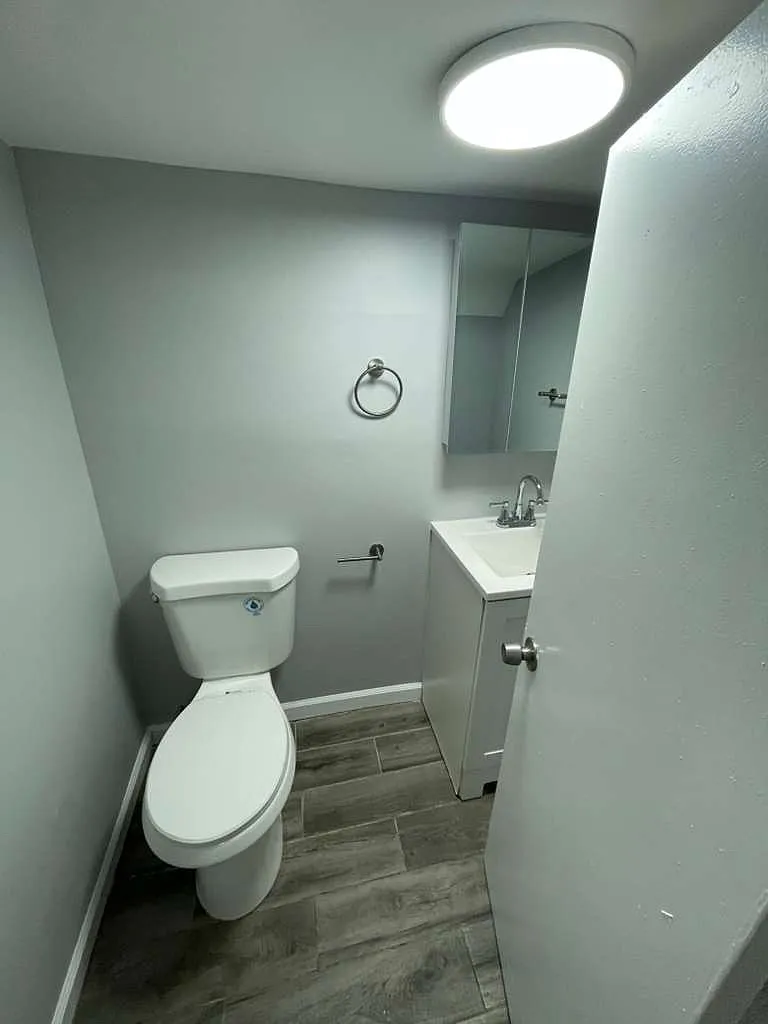 5 bed, 1.5 bath, $2,500 — Photo 4