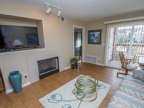 3rd image of 23003 Chandlers Ln APT 223