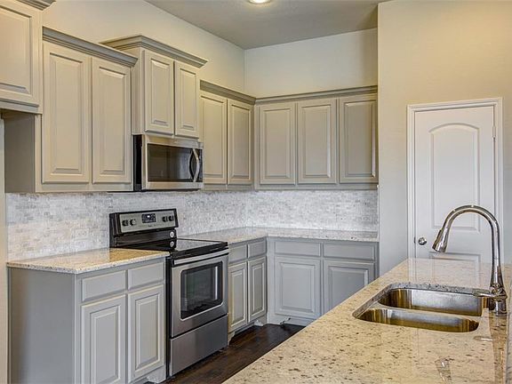 2nd image of 3613 Meadowtrail Ln