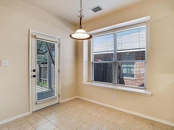 5th image of 2207 Clover Ridge Dr