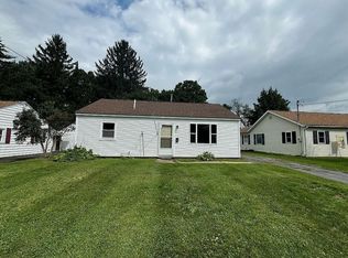 36 Oakdale Ave S, New Hartford, NY 13413