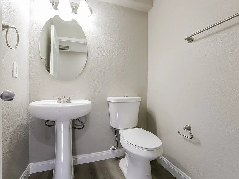10445 Mihela Ave — Photo 16