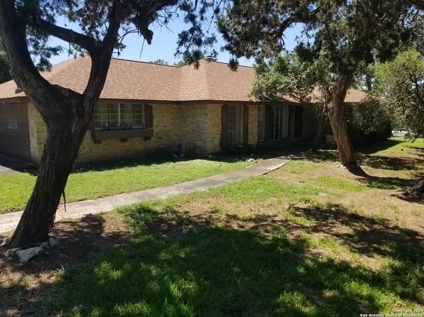 13810 flying w, Helotes, TX 78023