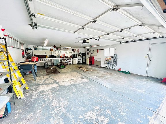 5th image of 1416 W Crawford St