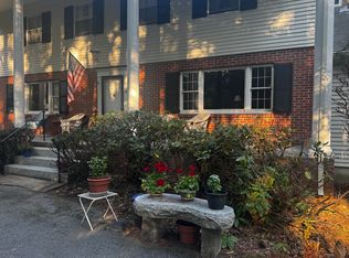 83 Woodland Rd, North Hampton, NH 03862