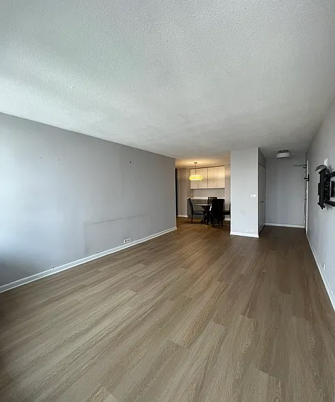2740 N Pine Grove Ave #9 — Photo 7