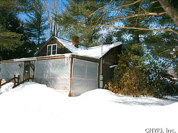 879 County Route 57, Phoenix, NY 13135
