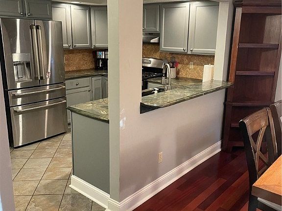 2nd image of 107 Northwood Dr #107