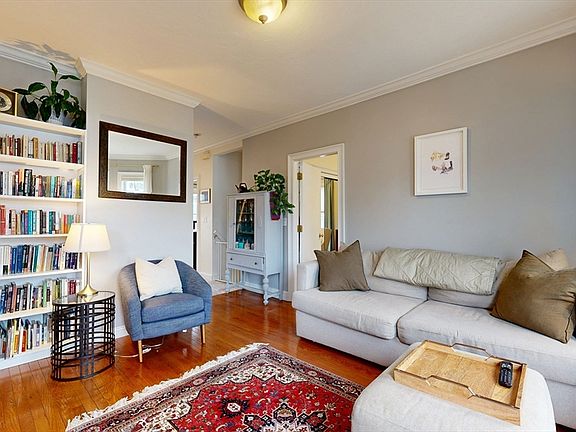 5th image of 25 Wellington St APT 1
