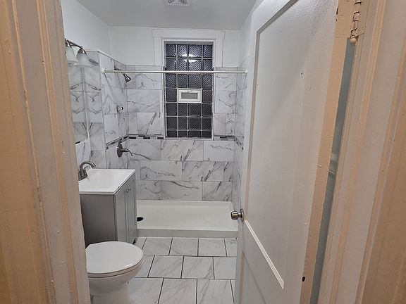 3rd image of 3951 S Campbell Ave #2