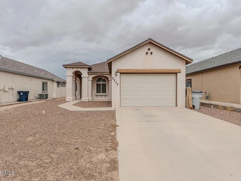 2232 Honour Point Pl — Photo 7