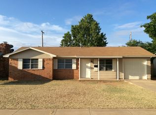 1917 73rd St, Lubbock, TX 79423