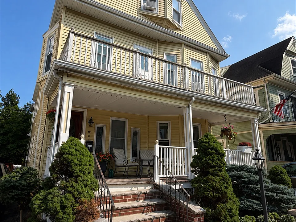 47 Paulina St