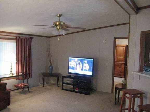 3rd image of 2369 Silverbluff Dr