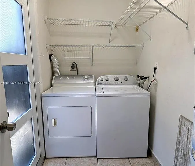 3525 SW 25th Ter #1 — Photo 8