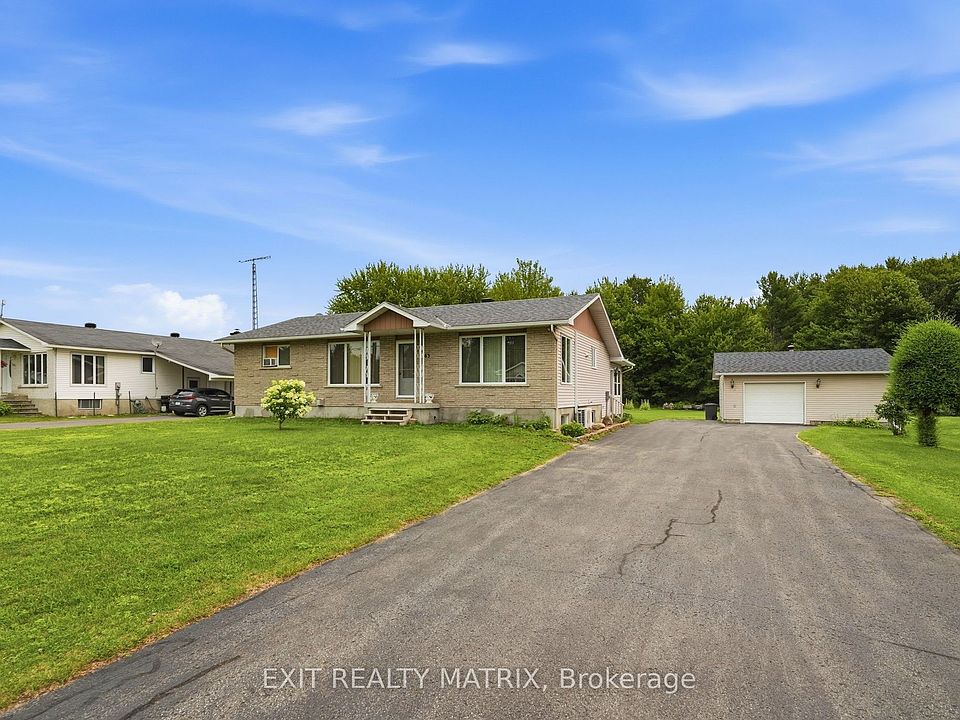 1st image of 563 Lajeunesse Rd