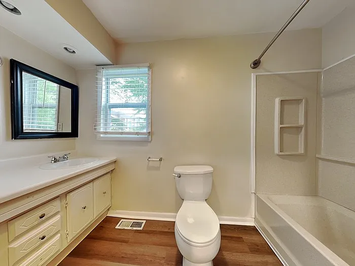 11199 Lantern Rd — Photo 12