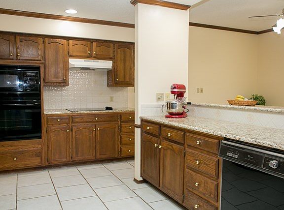 5th image of 4105 Crestridge Dr