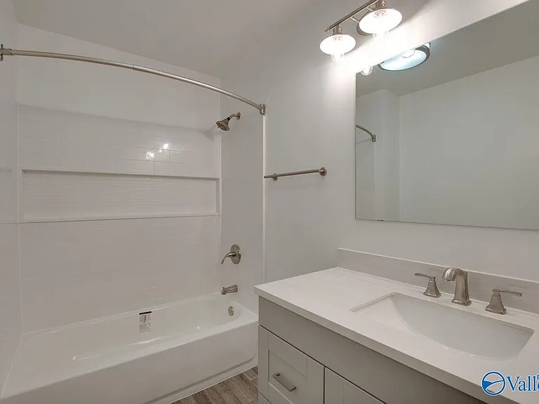 365 NE Morris Rd — Photo 17