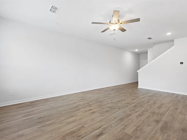 8104 Danson Ln — Photo 11