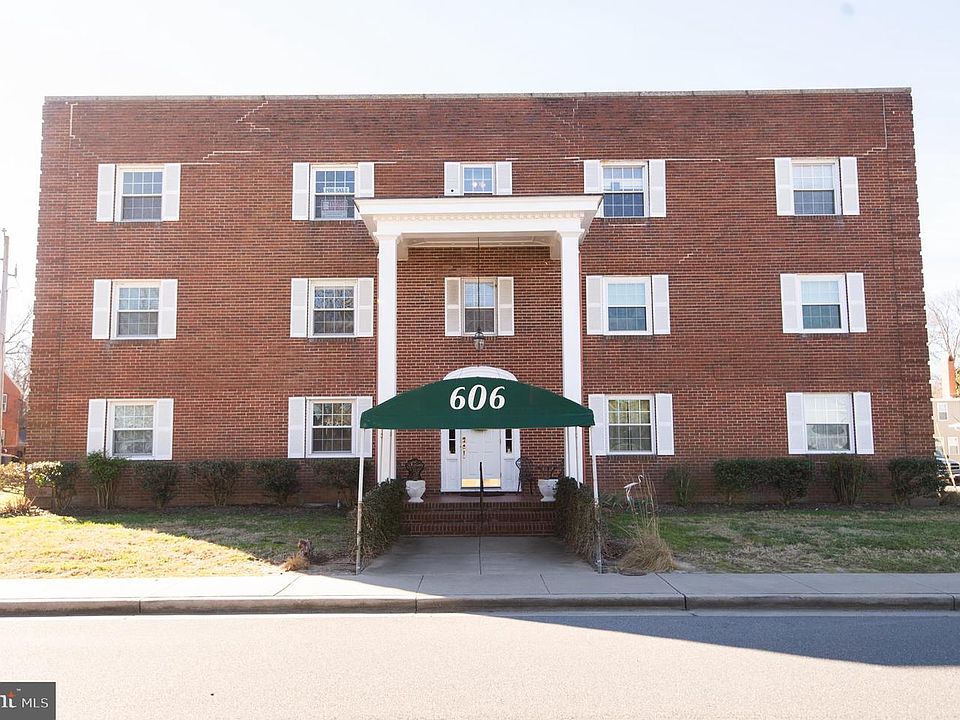 1st image of 606 Water St APT 6