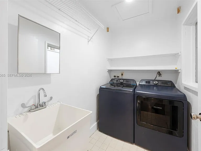 5600 Oakwood Ln — Photo 23