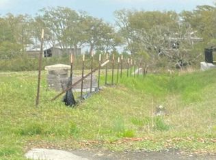 107 Bridgeview Ln, Swansboro, NC 28584