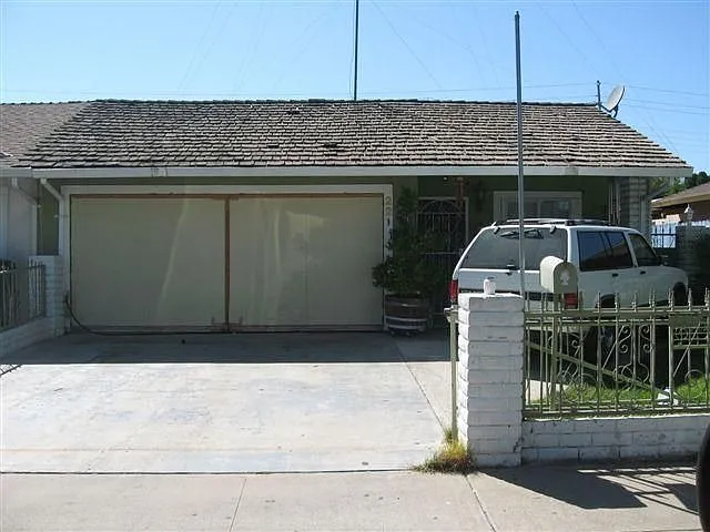221 Dorita Way photo 1