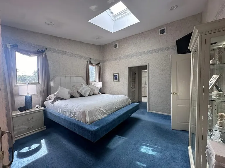 500 Hoffman Ln — Photo 2