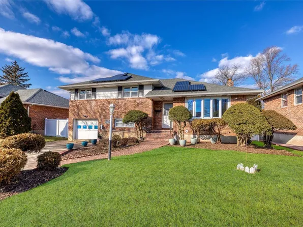 1697 N Jerusalem Road, East Meadow, NY 11554