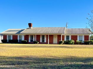 1033 Thornton Ln, Crystal Springs, MS 39059