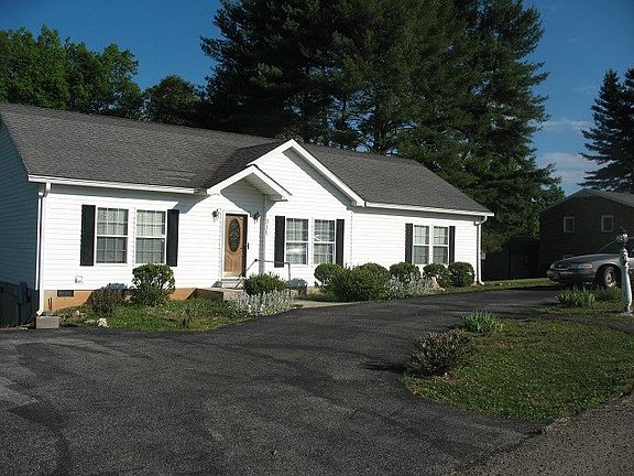 2nd image of 315 Clover St