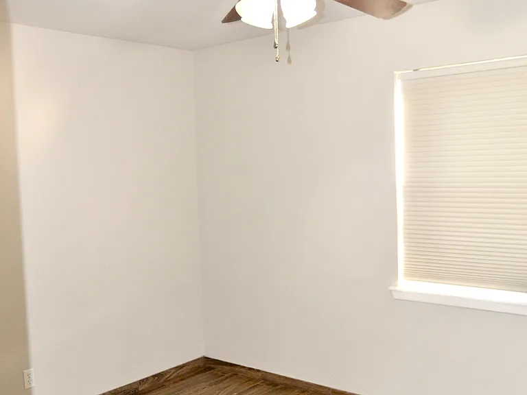 209 Dogwood Ln — Photo 5