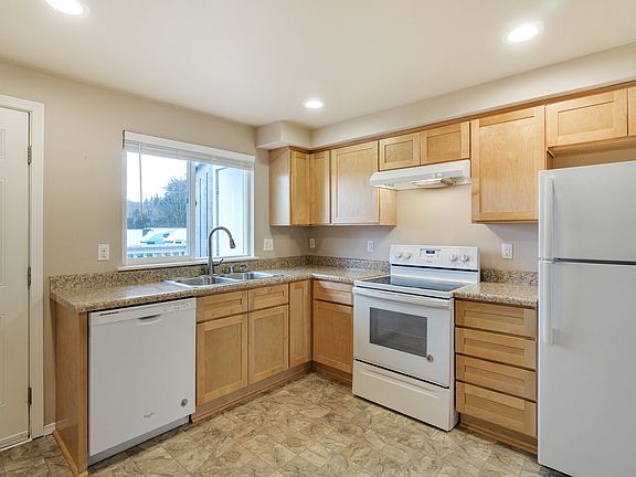 5th image of 8430 S 266th St #D