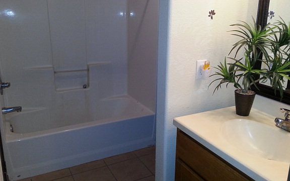 2nd image of 300 Longoria Ave