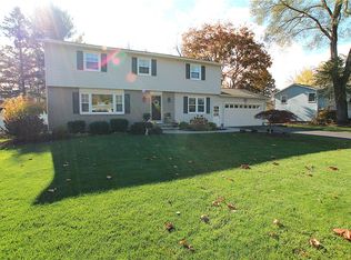 42 Anytrell Dr, Webster, NY 14580