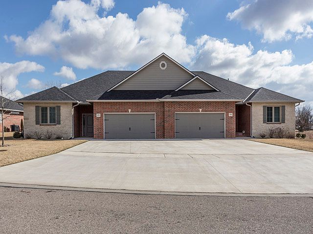 1st image of 2900-2902 Sand Hills Ct