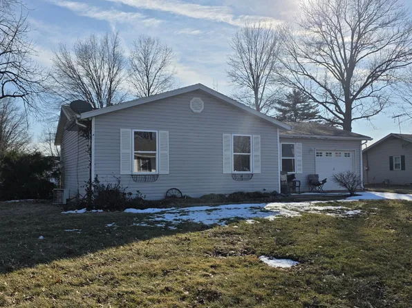 310 W 4th South St, Mount Olive, IL 62069