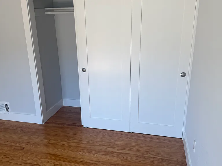 235 Crestmoor Cir — Photo 7