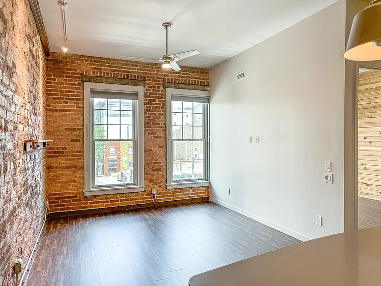 27 Biltmore Ave #201 — Photo 11