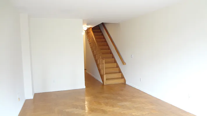 Rented by Royal Operation System | media 35