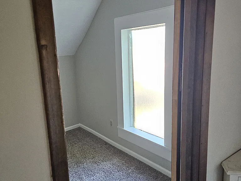 348 S College St — Photo 18