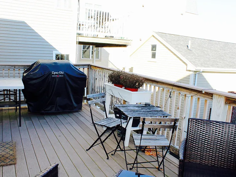 324 W 3rd St #2 — Photo 14